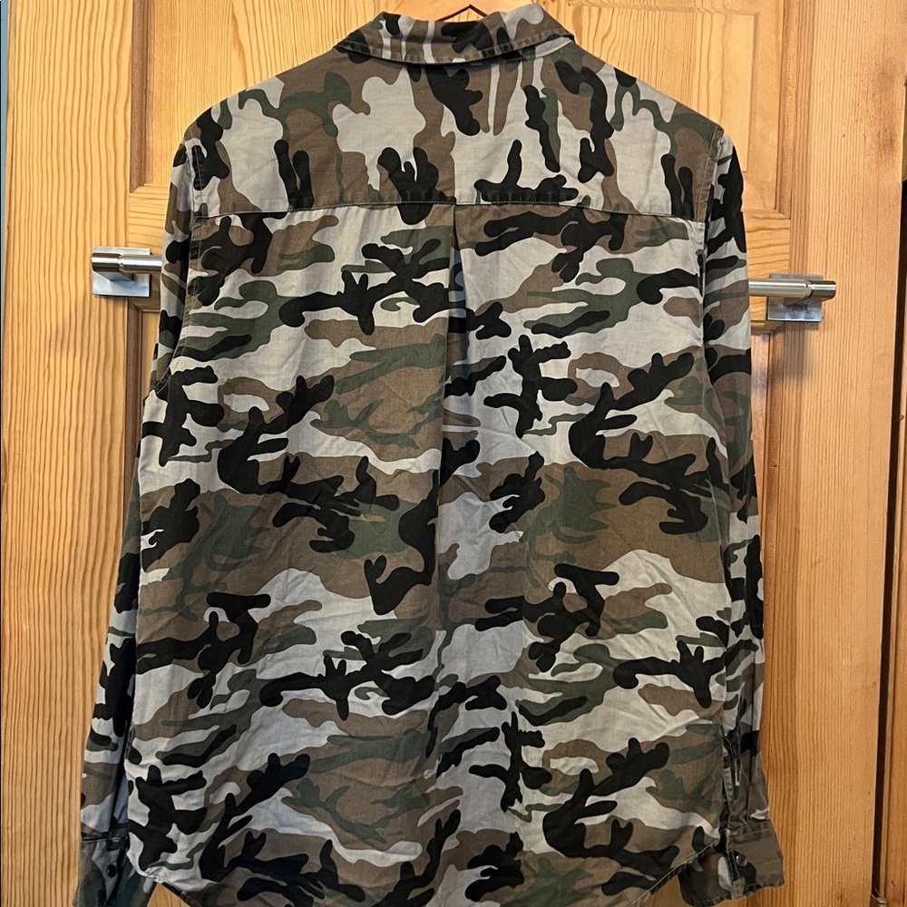 Velvet Heart Camouflage Patterned Shirt Snap Buttons Sz L - Picture 6 of 6